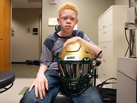 New approved lens helps vision-challenged athletes play football - News