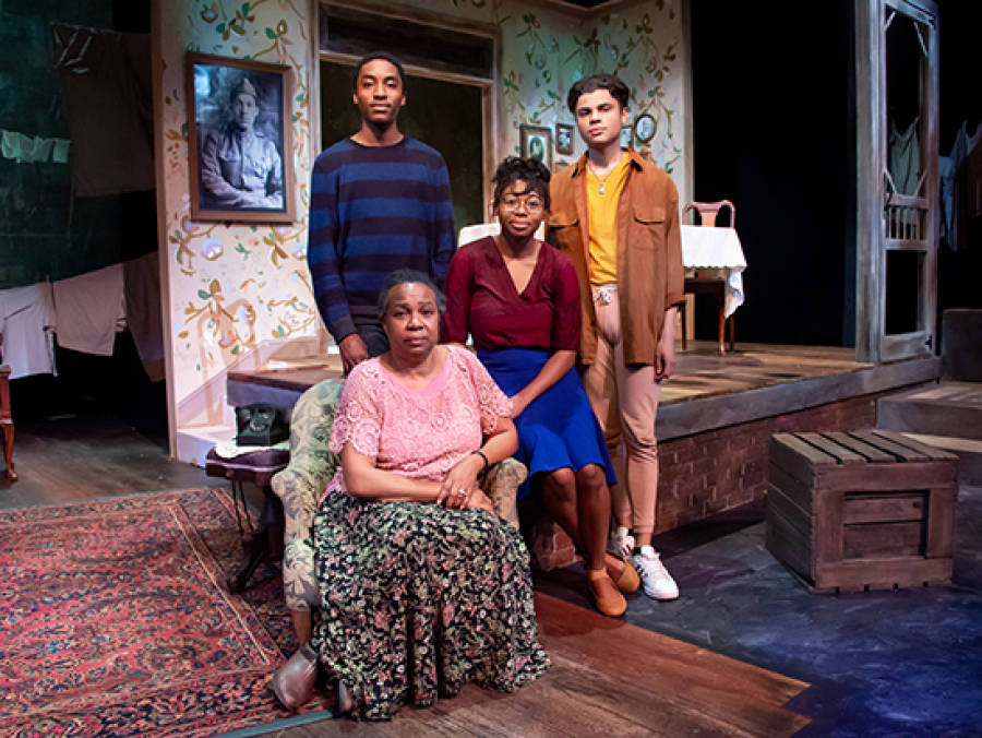 From White Family To Black: Cast Of Theatre UAB’s “The Glass Menagerie ...